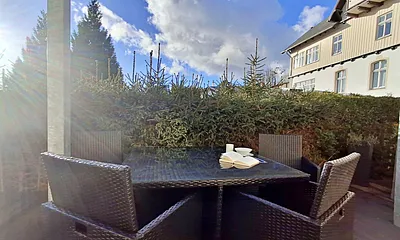 Terrasse (2025 saniert)