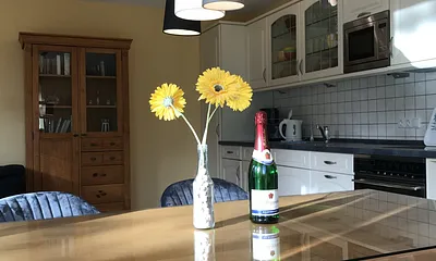 Essbereich mit Küchenzeile