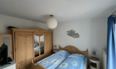 FW1, Schlafzimmer mit eigenem Balkon und TV