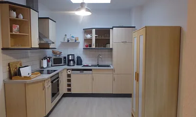 FW2, moderne Küche mit Mikrowelle u. Geschirrspüler