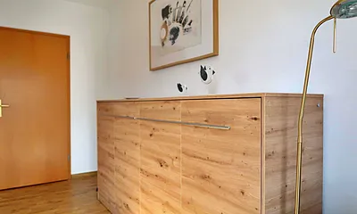 Schrankbett im Wohnzimmer