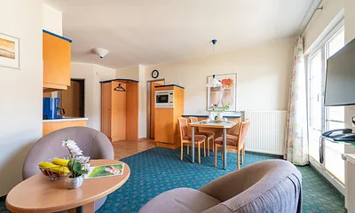 Wohnzimmer mit Essplatz