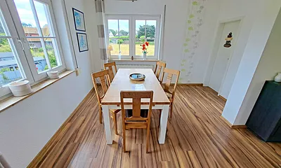 großzügiger Essbereich