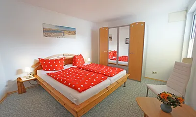 Hauptschlafzimmer mit Doppelbett