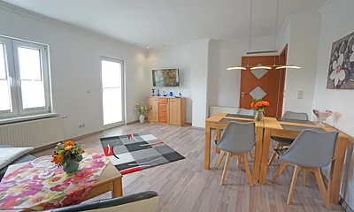 Esstisch im Wohnzimmer