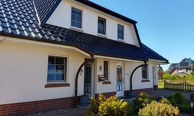 Vorderansicht Gebäude