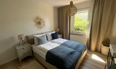 Schlafbereich mit Doppelbett 160 x 200 cm