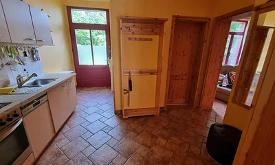 Küche und Garderobe