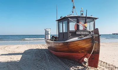 Fischerboot am Strand