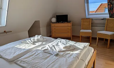 Schlafzimmer 1