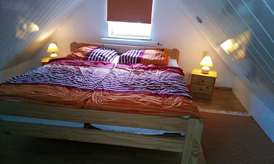 Schlafraum über Treppe auf Bild 3