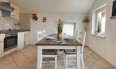 Küche mit Essbereich