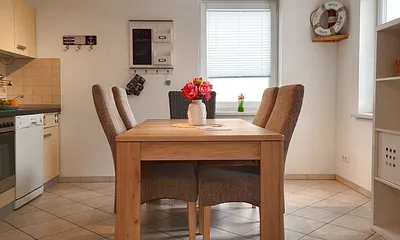 Küche mit Essbereich