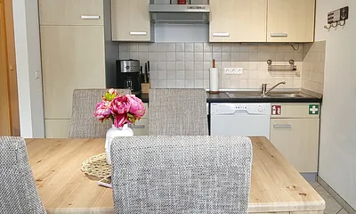 Küche mit Essbereich