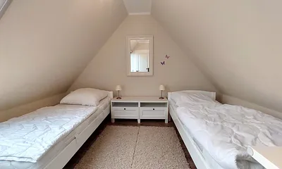 Drittes Schlafzimmer mit zwei Einzelbetten