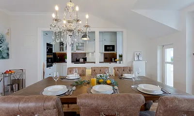 Essbereich mit Balkon