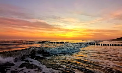 Sonnenaufgang über der See