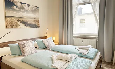 Schlafzimmer mit Doppelbett