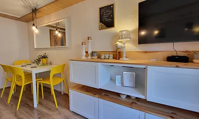 Wohnzimmer mit Essbereich