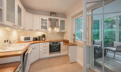 voll ausgestattete Küchenzeile