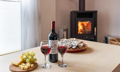 Wohnzimmer mit Kamin