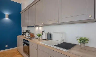 voll ausgestattete Küchenzeile