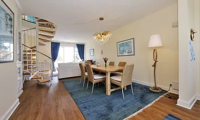 Esstisch im Wohnzimmer