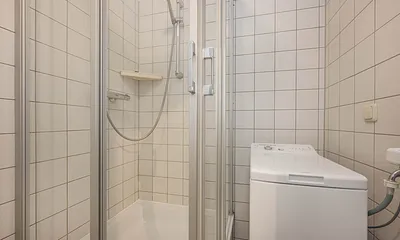 Bad mit eigener Waschmaschine 