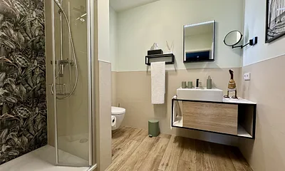 Das moderne Bad mit Regenwalddusche