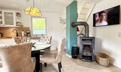 gemütlicher Wohnbereich mit Kaminofen