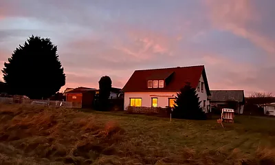 Blick vom Deich auf das Grundstück