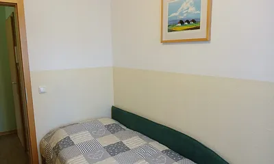 2. Schlafzimmer mit Einzelbett