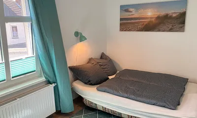 Kl. Schlafzimmer mit Schlafcouch