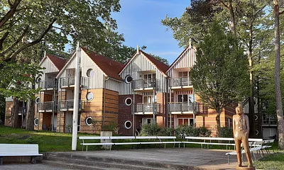 Anlage Seeblick Haus 2 - Ansicht vom Seebrückenvorplatz aus