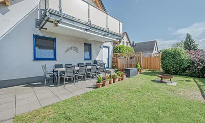 Sonnenterrasse mit Sitz-und Grillmöglichkeit 