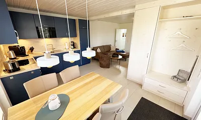 Wohn-Essbereich mit Garderobe