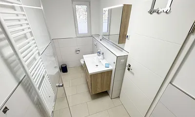 1.Tageslichtbad2. Tageslichtbad verfügt über ebenerdige Dusche