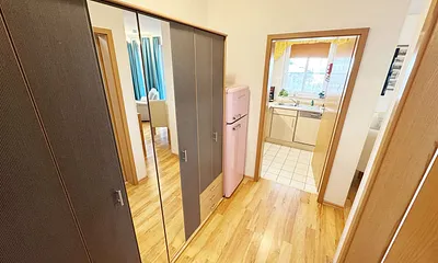 Flurbereich mit Kleiderschrank