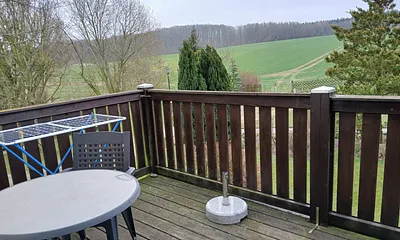 Balkon mit Sitzmöbel