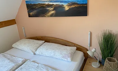 Schlafzimmer mit Doppelbett