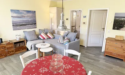 Wohnbereich mit gemütlicher Eckcouch