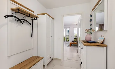 Der Flur mit Garderobe.