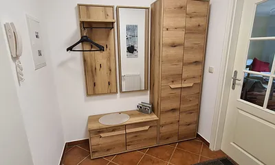 Wohnungseingang mit Flurgardarobe