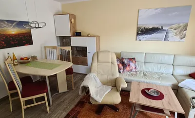 Wohnbereich mit Esstisch