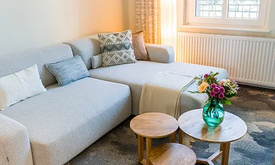 kombinierter Wohn- & Schlafbereich