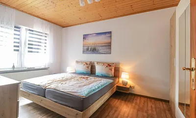 Schlafzimmer 1