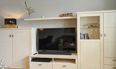 4K Smart-TV mit Soundbar