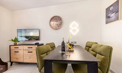 Hier im Bild der komfortable Eßplatz.