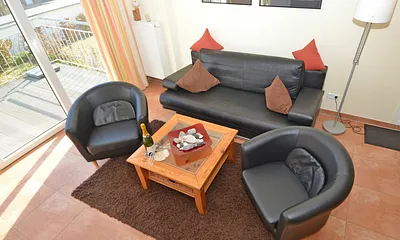 gemütliche Couch und Sessel