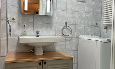 Badezimmer mit Dusche